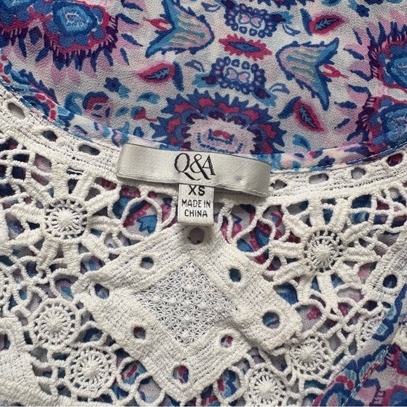 Q&A Boho Chic Sleeveless Top crochet lace yoke layered blouse women's XS - Picture 2 of 8